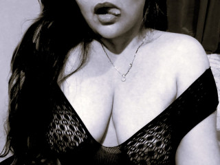 Alter: / - Größe: / - Geschlecht: - Ausrichtung: - Haare: / - Piercing: - BH-Größe: - Hautfarbe: - Augen: - Rasur: