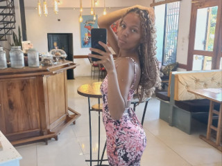 Alter:  /  - Größe:  /  - Geschlecht:  - Ausrichtung:  - Haare:  /  - Piercing:  - BH-Größe:  - Hautfarbe:  - Augen:  - Rasur:  