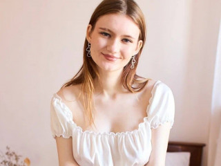 Alter: / - Größe: / - Geschlecht: - Ausrichtung: - Haare: / - Piercing: - BH-Größe: - Hautfarbe: - Augen: - Rasur: