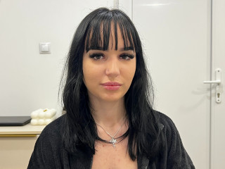 Alter:  /  - Größe:  /  - Geschlecht:  - Ausrichtung:  - Haare:  /  - Piercing:  - BH-Größe:  - Hautfarbe:  - Augen:  - Rasur:  