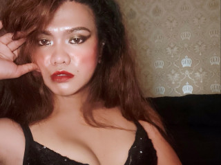 BlackBeautyTS - Hi there! I`m tanned and cute - and a very sexy she-male! Come to me, see my handsome tool and the way I play with him. ;)