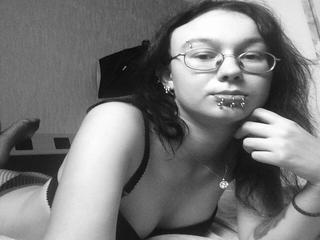 MarieXAh - I am here to express new feelings. Can you bring something new into my life? I bet you can! So come here and let