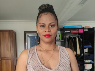 DorothyInsky - Sexy Mädchen mit heißem Körper, bereit, neue sexy Spiele zu versuchen. Komm und spiele