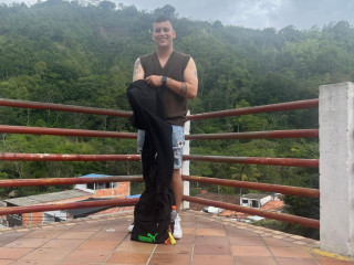 Cris-Smith - Ich liebe alles, was mit Tattoos und Musik zu tun hat.