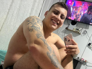 Cris-Smith - Ich liebe alles, was mit Tattoos und Musik zu tun hat.