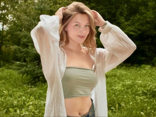 Alter: / - Größe: / - Geschlecht: - Ausrichtung: - Haare: / - Piercing: - BH-Größe: - Hautfarbe: - Augen: - Rasur: