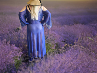 Hallo, ich bin Euer persönliches Luder und sorge für viel Abwechslung. Ich werde Euch heftig zum Zucken bringen. Auch wenn Ihr es dominanter wollt, C**kold, Geldfetisch, Wi**sanleitung, Minischw**ze, seid ihr bei mir richtig. Ich bin zwar schon älter, aber ich habe es faustdick hinter den Ohren