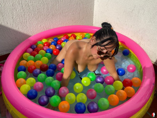 Hallo meine Liebe, ich bin Natasha Black, eine junge Frau mit vielen Fetischen, ich möchte wirklich leben, ich bin eine komplette Frau, entdecke mich, während du alles mit mir machst, was du willst.