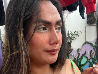 Ich bin deine asiatische Transfrau von den Philippinen und werde dir dienen und dich beschützen.