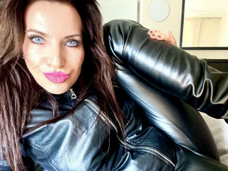 Feuchte Chantal - 53