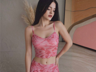 Sexy Mädchen mit heißem Körper, bereit für neue sexy Spiele, komm und spiel mit mir!