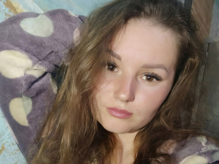 Expect lots of giggles, cute outfits, and sweet teasing. I love to chat, get cozy, and slowly reveal my playful side just for you. Let?s have some fun!